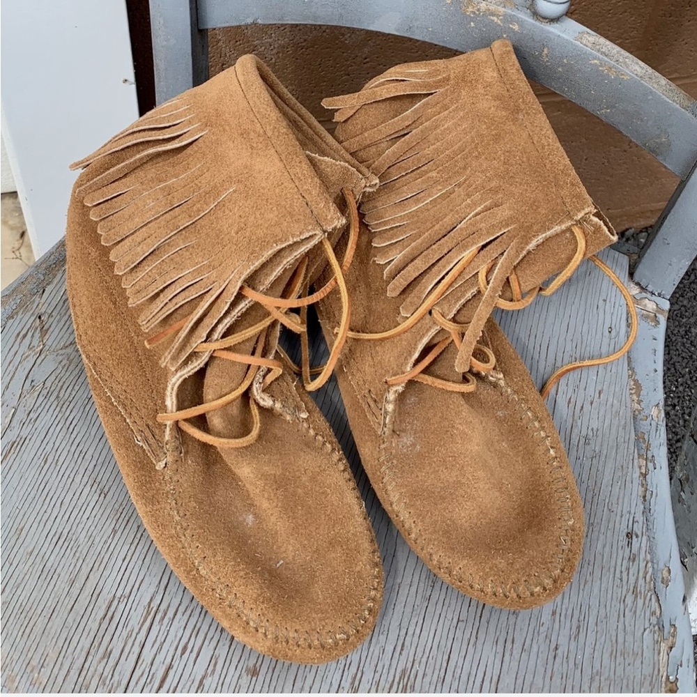 Minnetonka Moccasin Brown Suede Fringe Ankle Boots boho leather Native sz 9